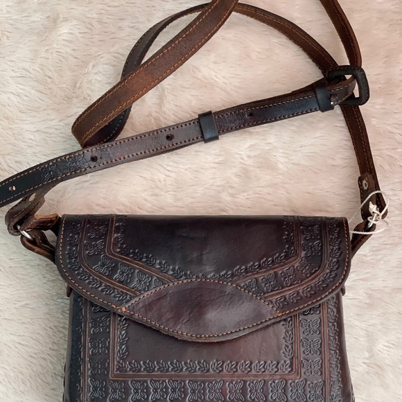 Leather crossbody - Picture 7 of 10
